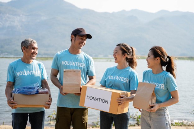 A group of Asian-American volunteers 